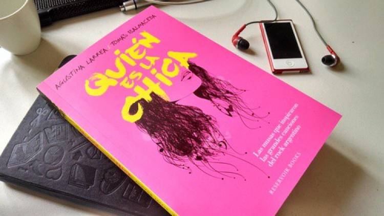 "¿QUIÉN ES LA CHICA?"